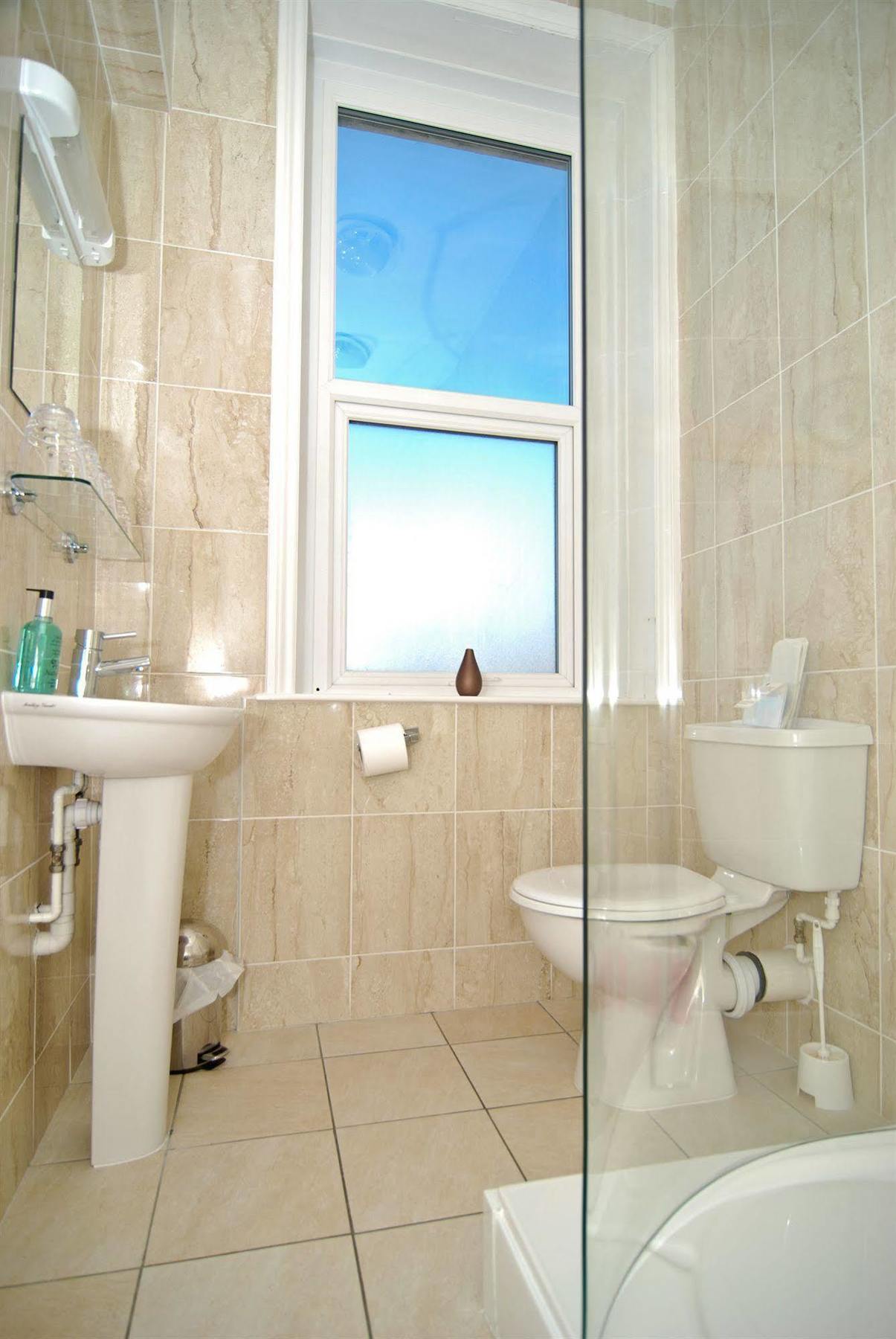 The Aqua Hotel Портланд Екстериор снимка